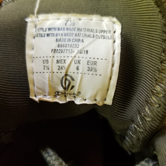 Green sneakes champion shoes/athletic - Picture 6 of 7